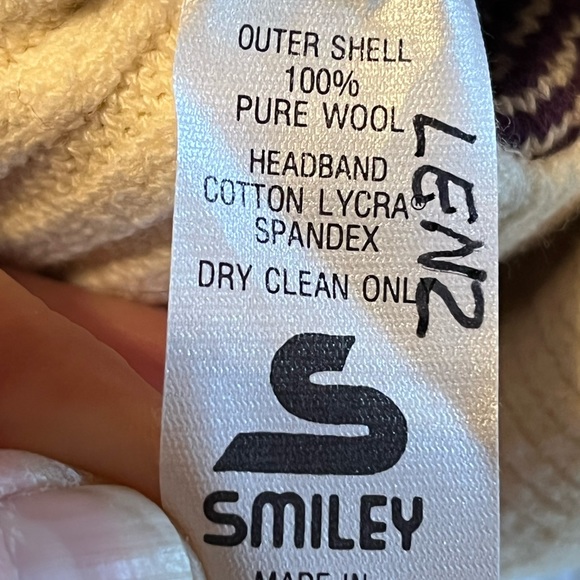 Smiley Wool Hat - Picture 8 of 9